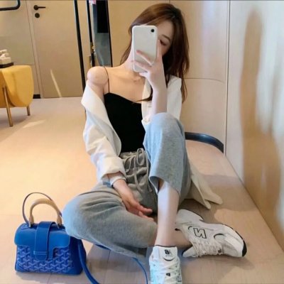 山有九色念有卿